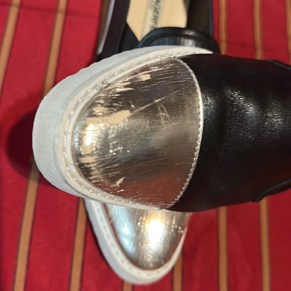 Just loafing around - Picture 2 of 8